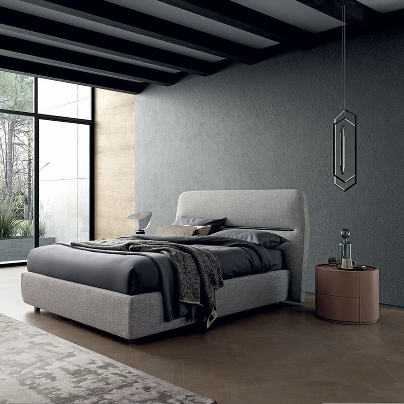 Slit upholstered double bed and Ronda nightstand | Dallagnese