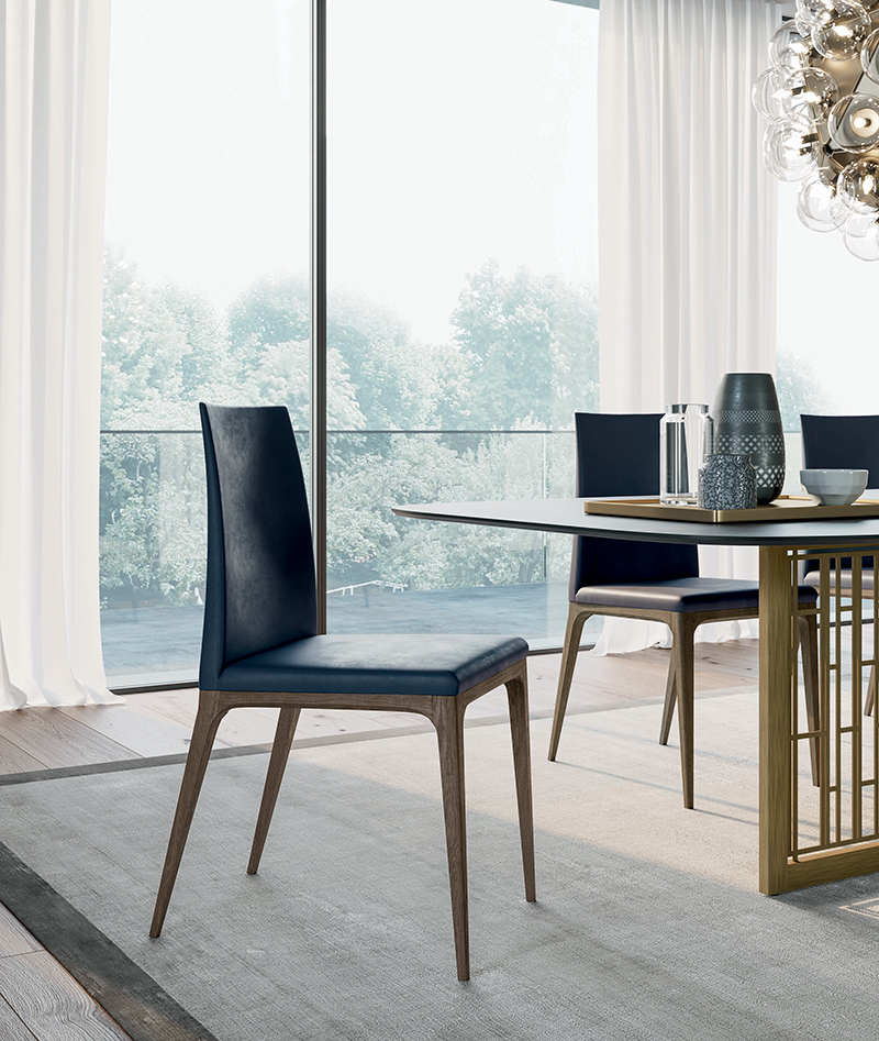 Wendy chairs and Mastertable table | Dallagnese