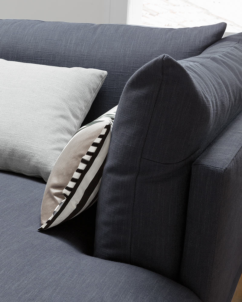 Swing sofa cushions detail | Dallagnese