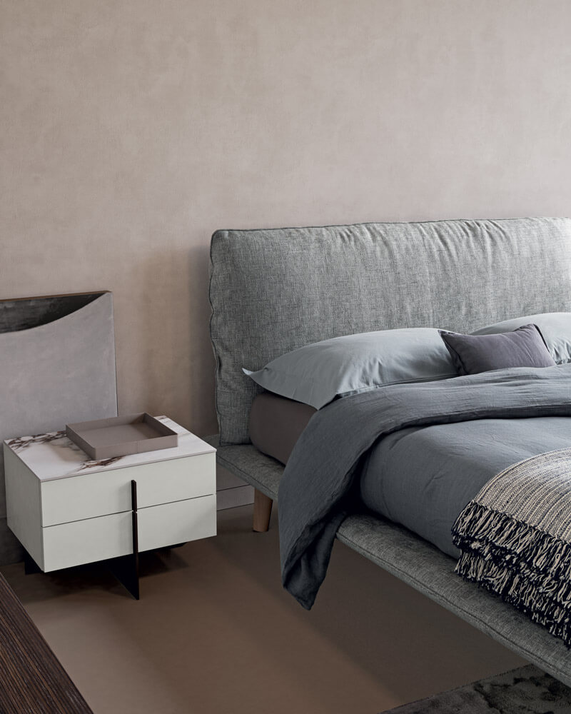 Extra upholstered double bed and Katana nightstand | Dallagnese