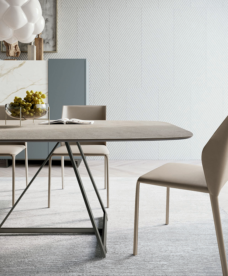 Radar table base and Tailor chairs detail | Dallagnese